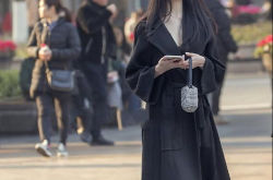 黑色风衣小姐姐背影图,探寻黑色风衣小姐姐的优雅背影