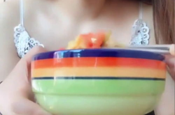 小姐姐吃番茄炒饭视频,小姐姐教你轻松上手的家常菜教程